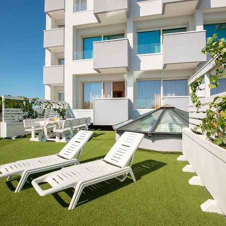 Hotel Residence Imperial Мисано Адриатико Екстериор снимка