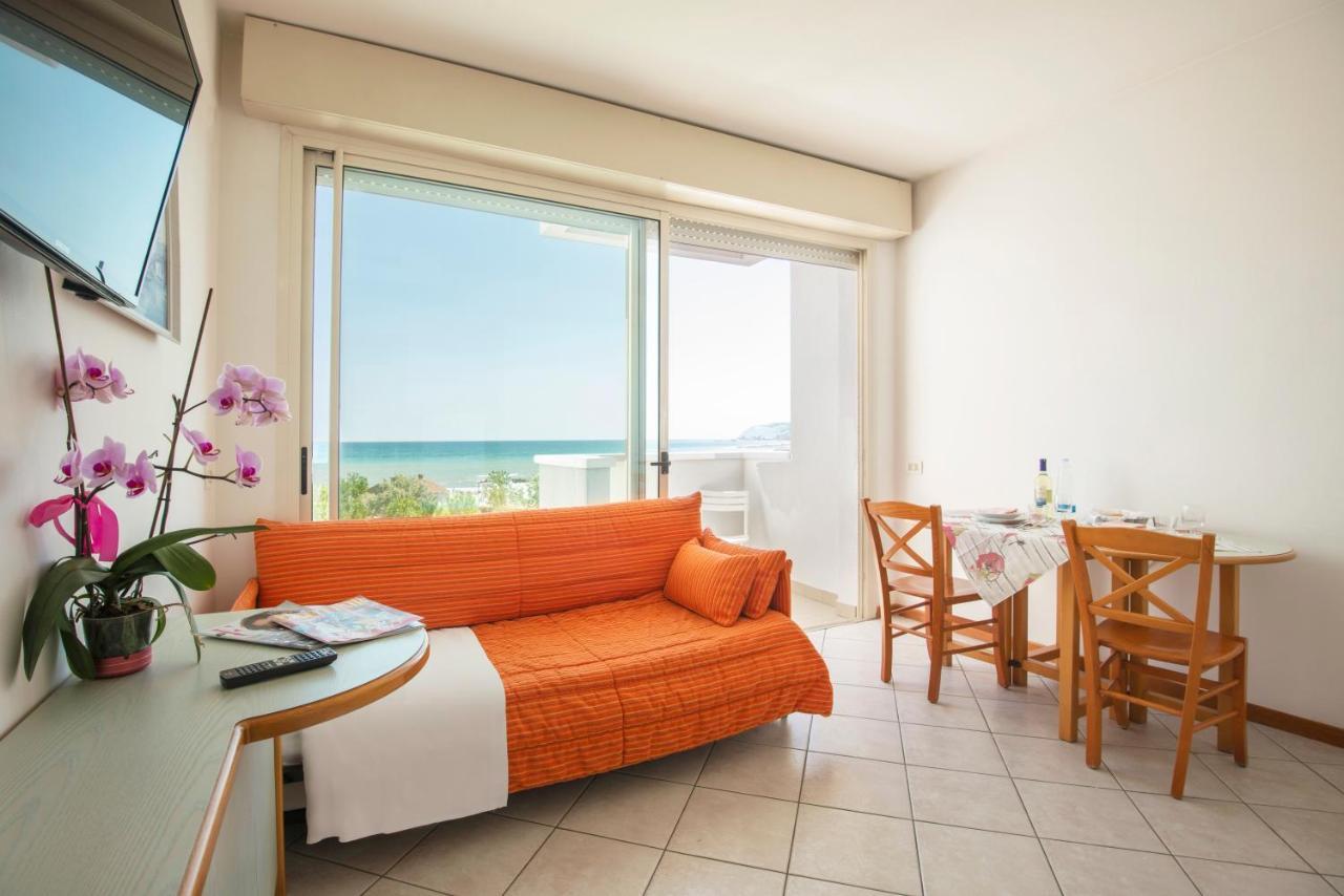 Hotel Residence Imperial Мисано Адриатико Екстериор снимка