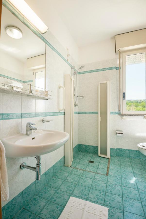 Hotel Residence Imperial Мисано Адриатико Екстериор снимка