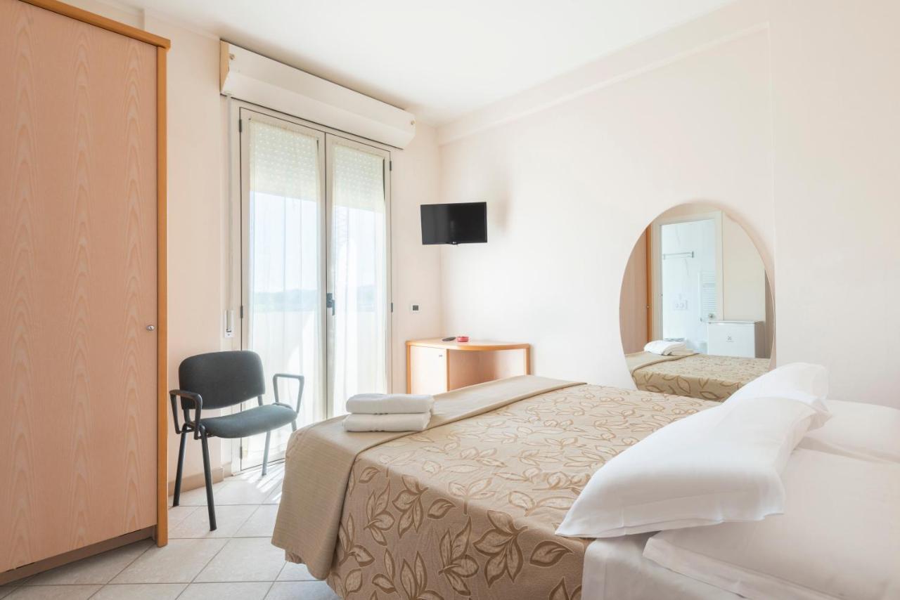 Hotel Residence Imperial Мисано Адриатико Екстериор снимка