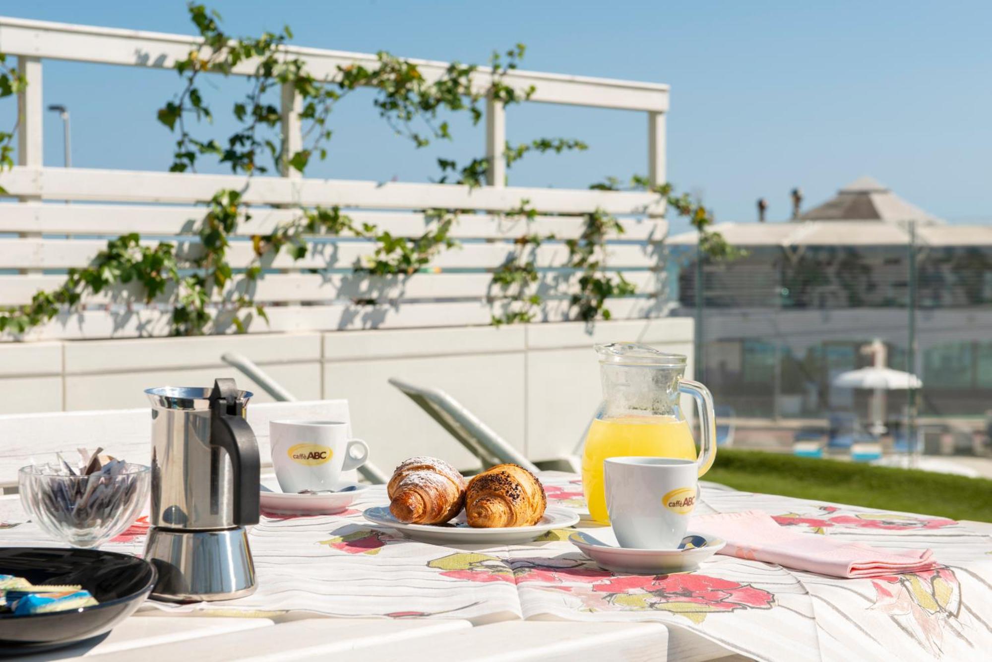 Hotel Residence Imperial Мисано Адриатико Екстериор снимка